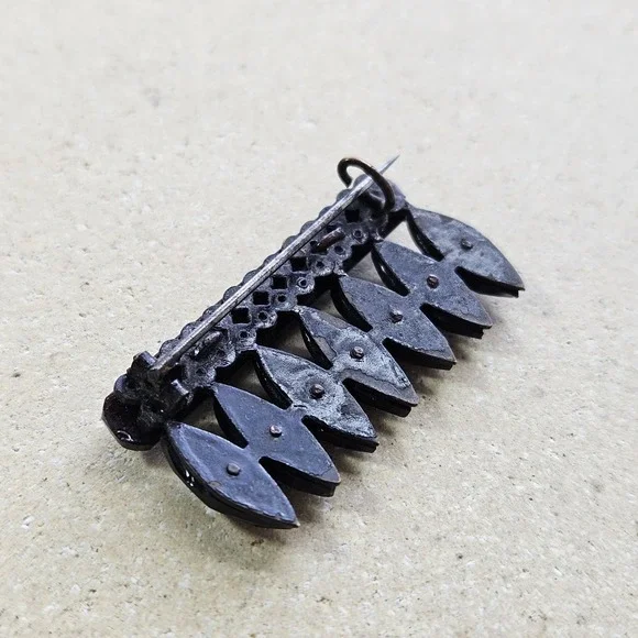 Antique Victorian French Jet Mourning Brooch Faceted Black Glass C-Clasp Pin - Picture 6 of 7